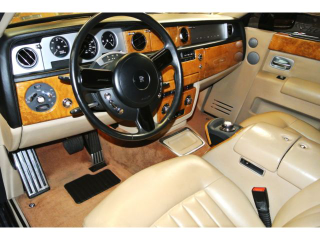 Illustration for article titled You Can Buy A Rolls Royce Phantom For $400,000 Off Its Original Price
